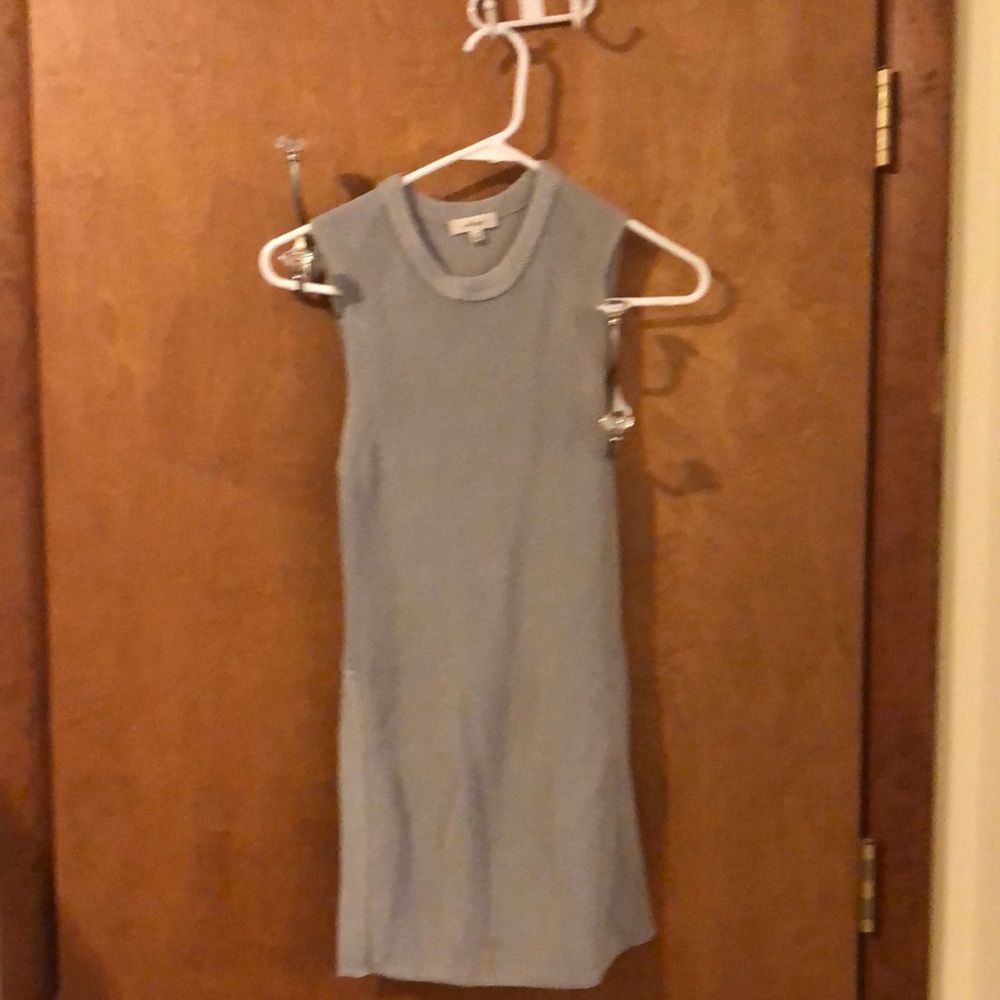 The perfect sleeveless tunic sweater!